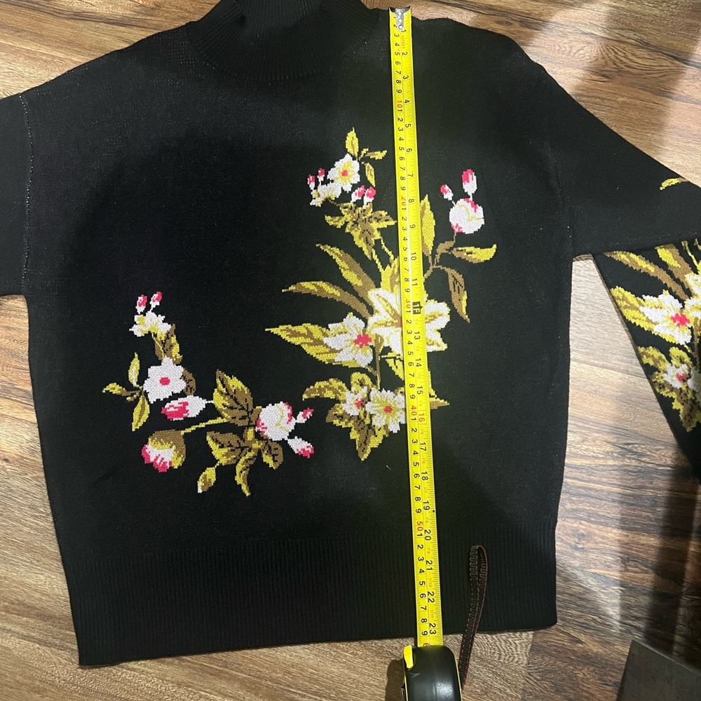 Marc New York Black Sweater with Floral Design EUC Size M - Picture 6 of 6